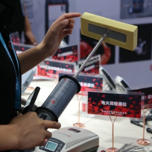 科電儀器助力行業(yè)標準制定，濕海綿針孔檢漏儀校準規(guī)范正式發(fā)布